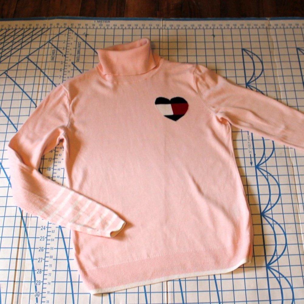 Tommy Hilfiger Pink Turtleneck, Heart Logo, Valentine Sweater, Small - Picture 9 of 10